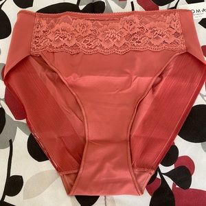 Soma Vanishing Edge Microfiber w/Lace High Leg - Medium